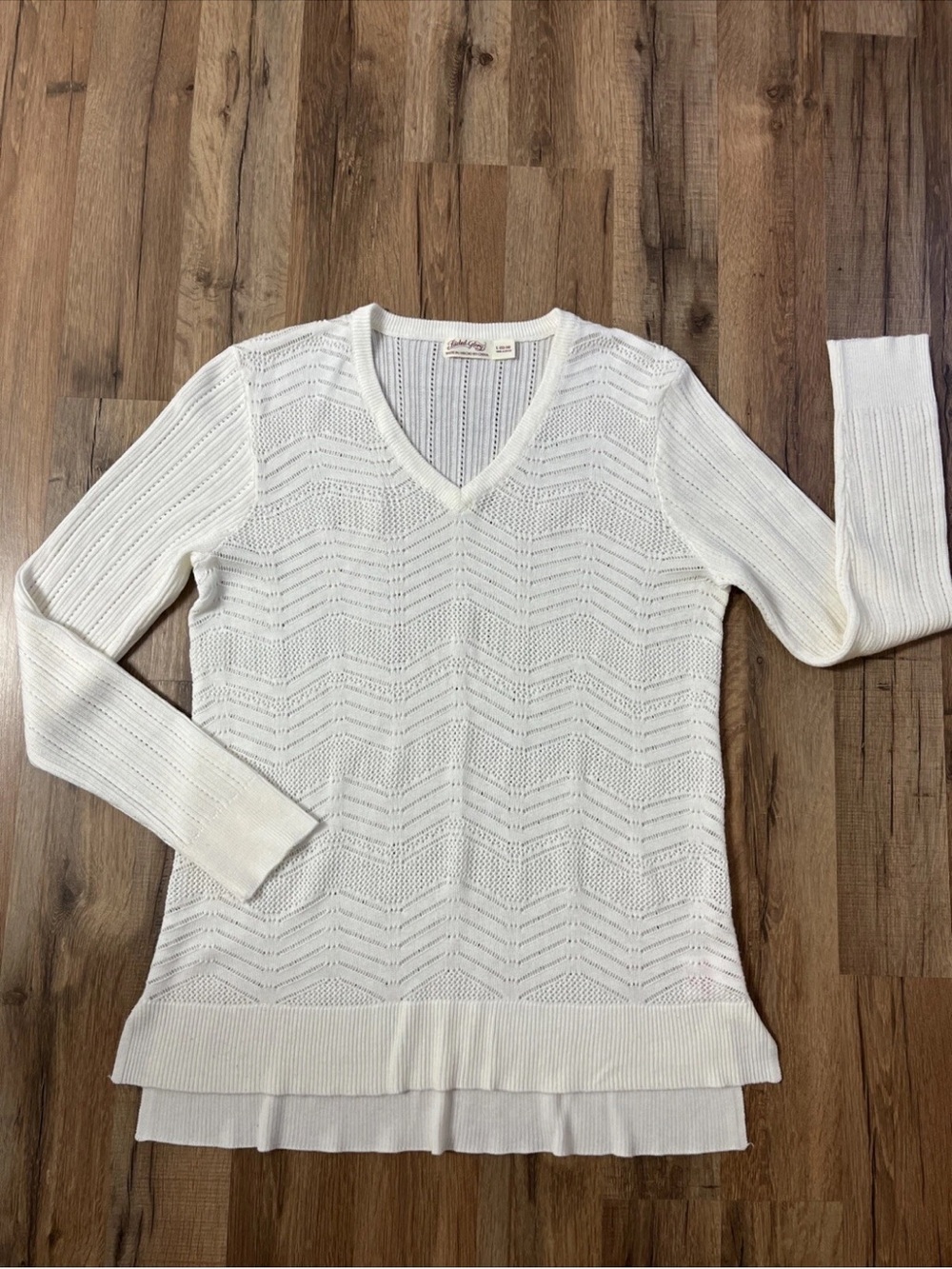 Faded Glory Ivory V-Neck Chevron Eyelet Sweater